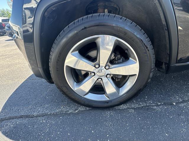 used 2014 Jeep Grand Cherokee car, priced at $11,317