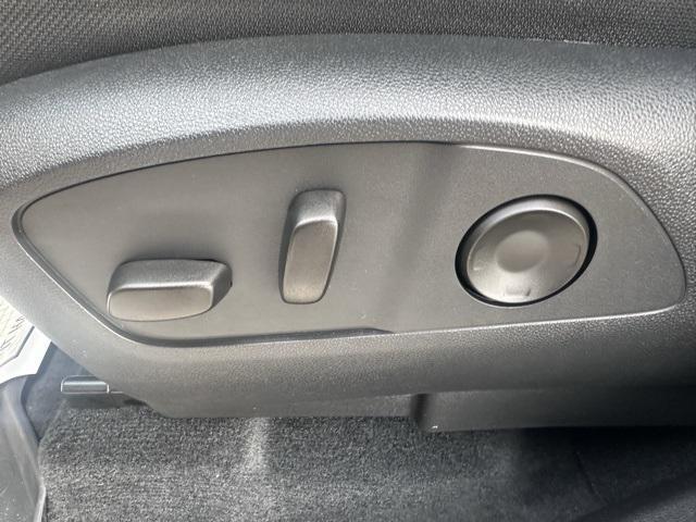 used 2024 Chevrolet Traverse car, priced at $35,989