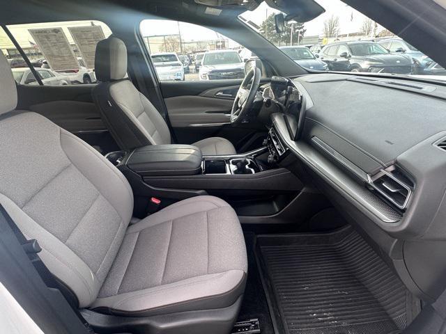 used 2024 Chevrolet Traverse car, priced at $35,989