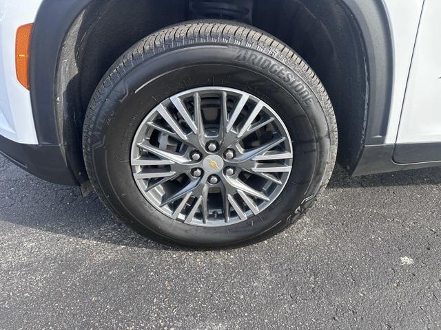 used 2024 Chevrolet Traverse car, priced at $35,989