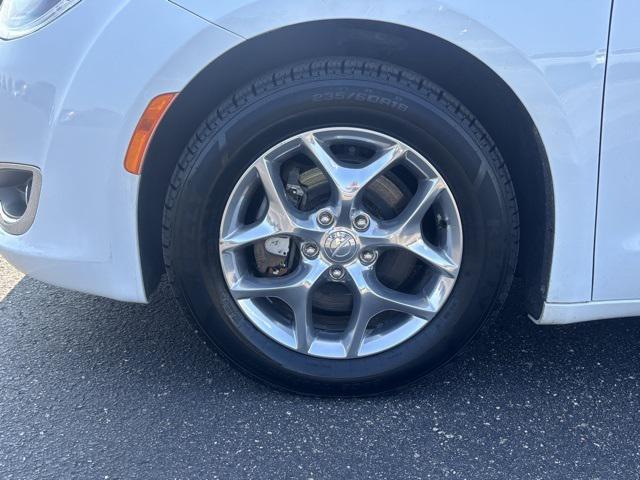 used 2019 Chrysler Pacifica car, priced at $20,901