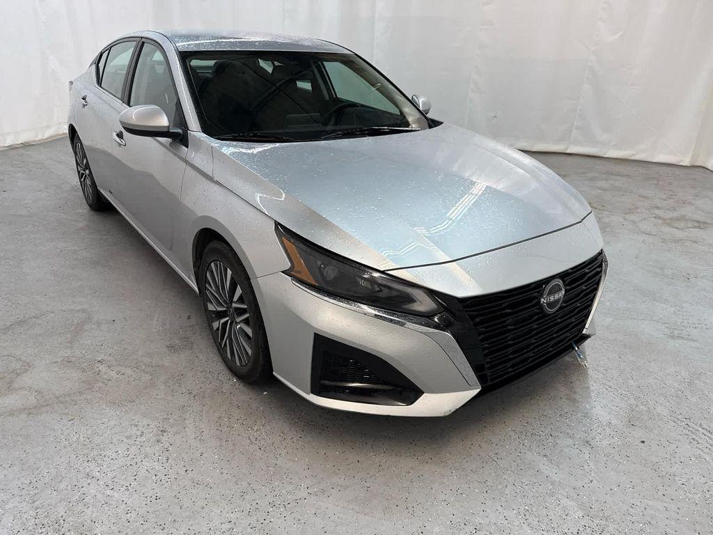 used 2023 Nissan Altima car, priced at $25,999