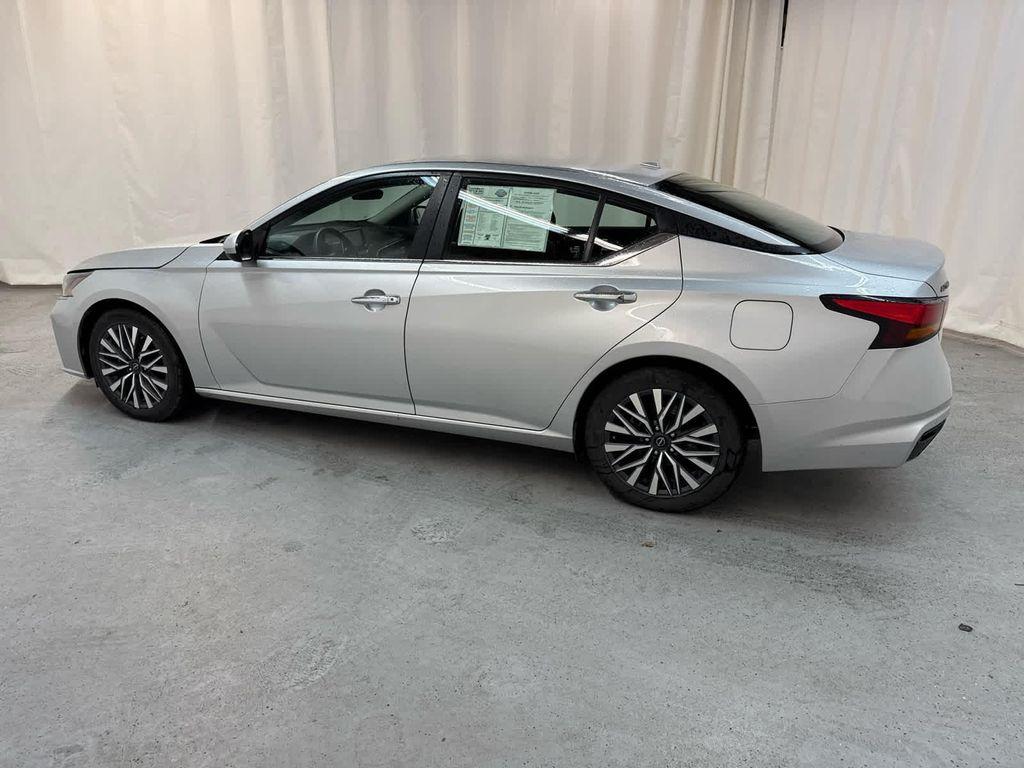 used 2023 Nissan Altima car, priced at $25,999