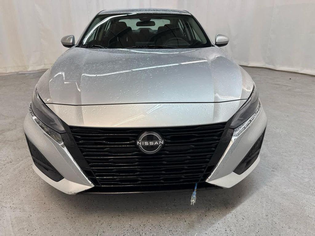 used 2023 Nissan Altima car, priced at $25,999
