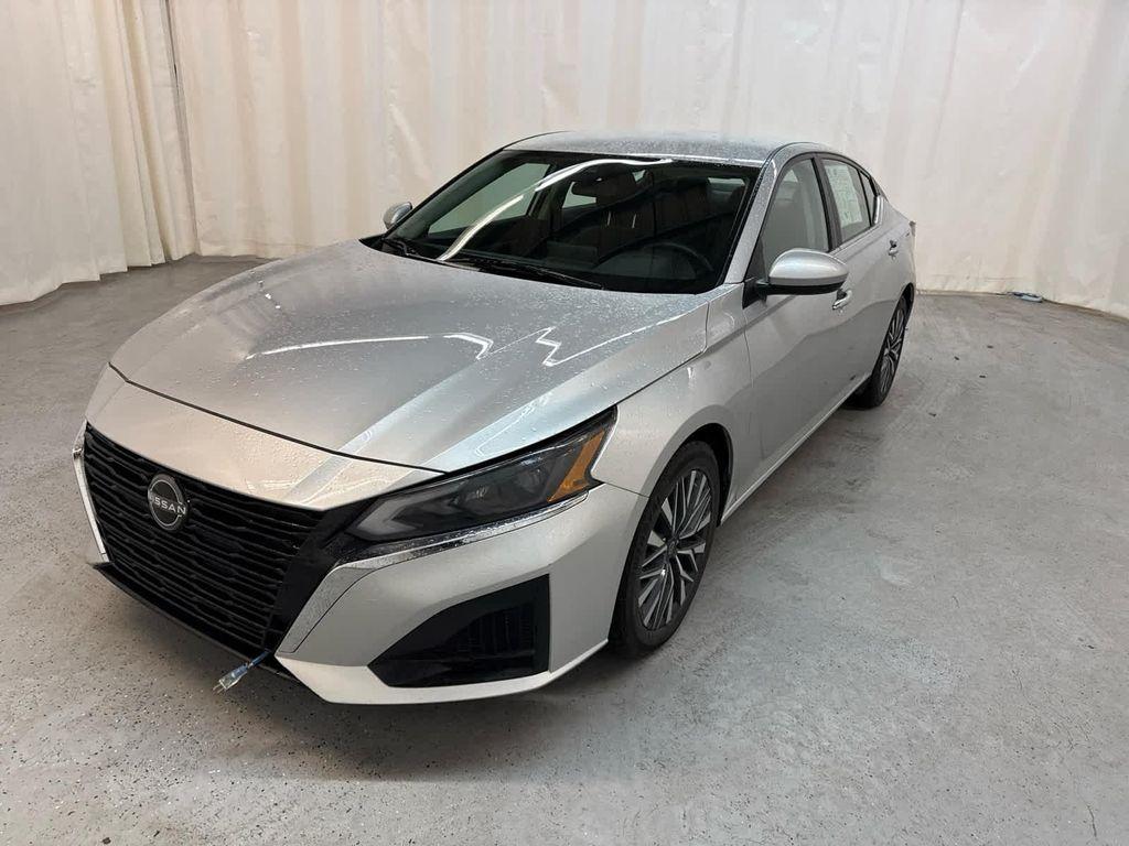 used 2023 Nissan Altima car, priced at $25,999