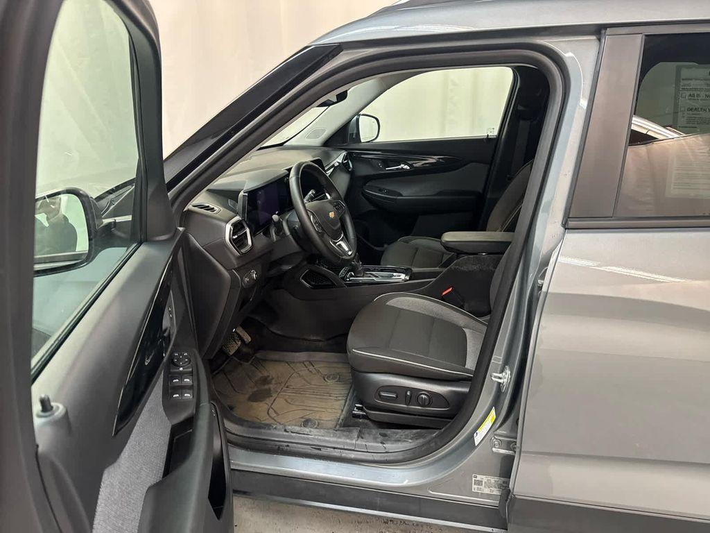 used 2025 Chevrolet TrailBlazer car, priced at $29,999