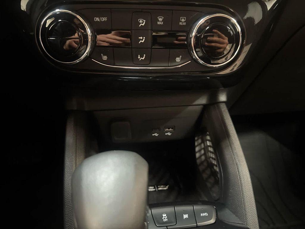 used 2025 Chevrolet TrailBlazer car, priced at $29,999