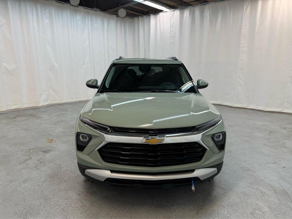 used 2025 Chevrolet TrailBlazer car, priced at $29,999