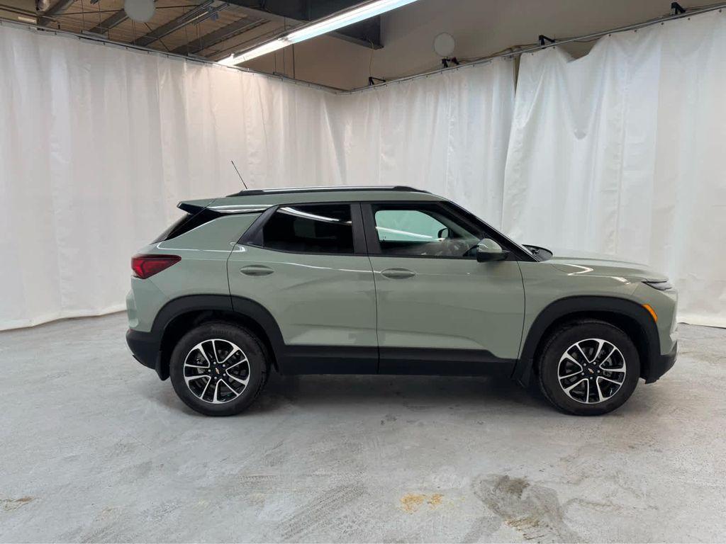 used 2025 Chevrolet TrailBlazer car, priced at $29,999