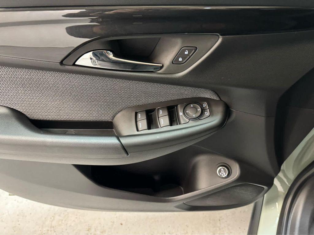 used 2025 Chevrolet TrailBlazer car, priced at $29,999