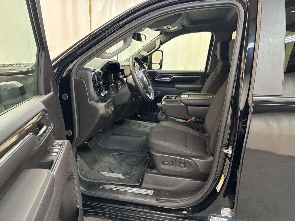used 2025 Chevrolet Silverado 2500 car, priced at $59,999