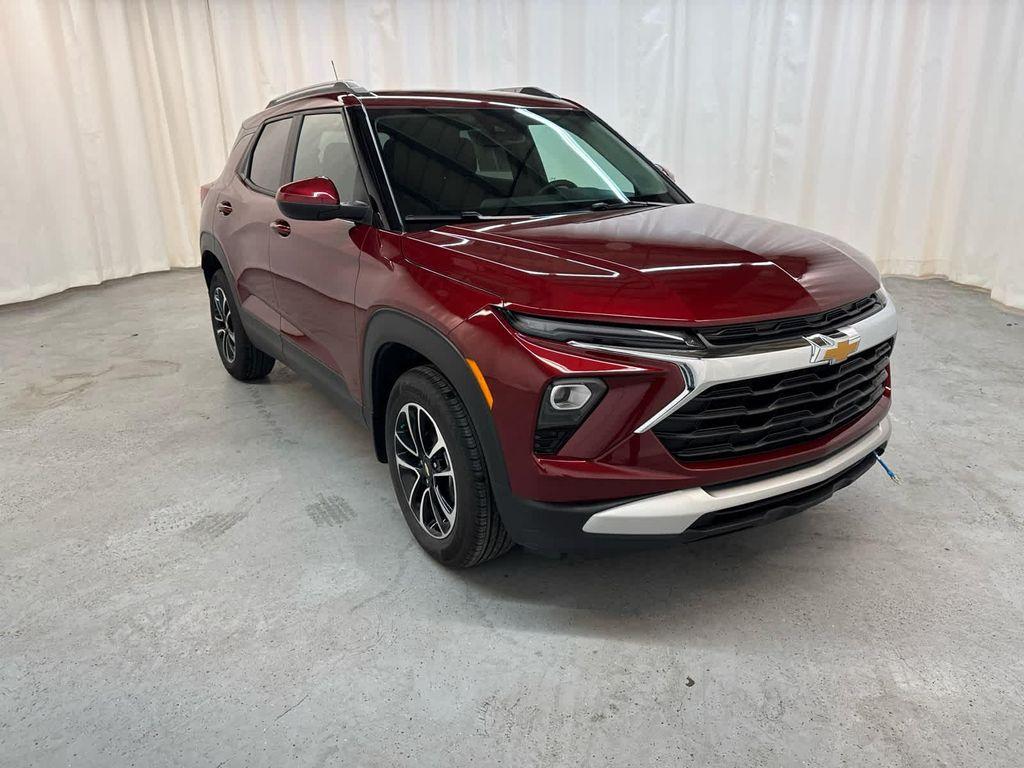 used 2025 Chevrolet TrailBlazer car, priced at $31,999