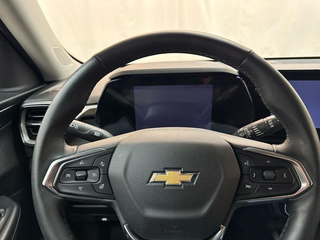 used 2025 Chevrolet TrailBlazer car, priced at $31,999