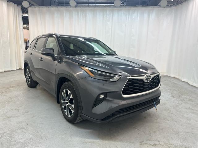 used 2024 Toyota Highlander car, priced at $45,999