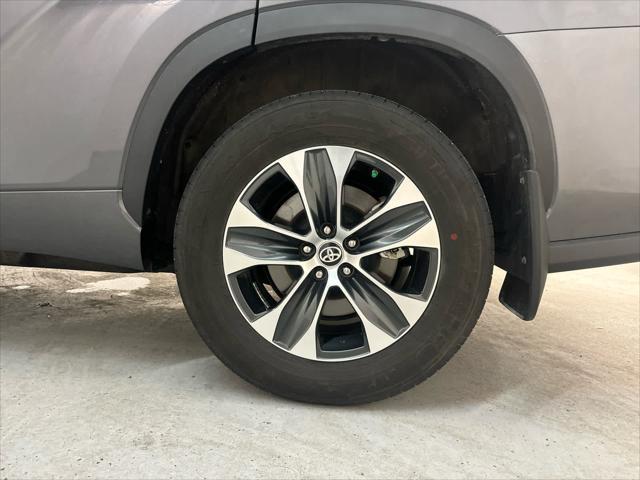used 2024 Toyota Highlander car, priced at $45,999