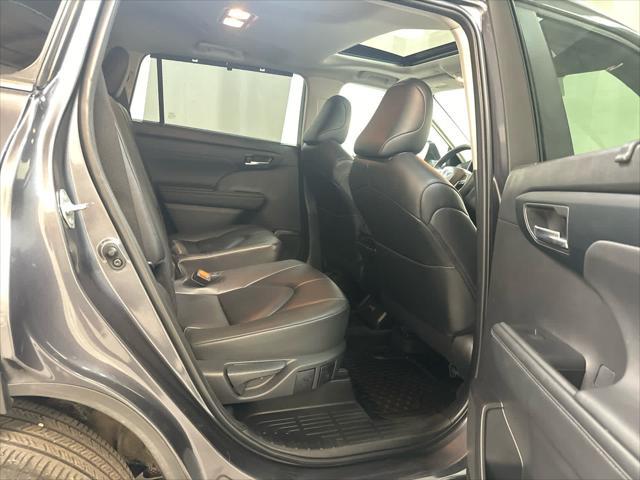 used 2024 Toyota Highlander car, priced at $45,999