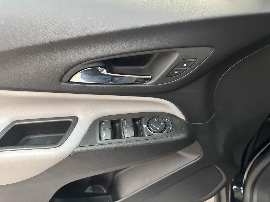 used 2024 Chevrolet Equinox car, priced at $26,999