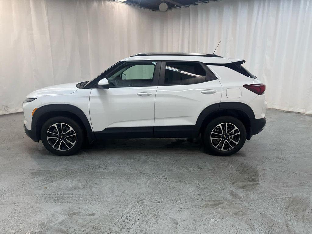 used 2025 Chevrolet TrailBlazer car, priced at $29,999