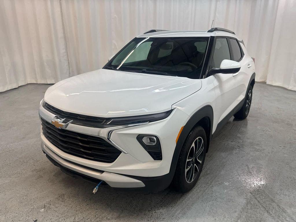 used 2025 Chevrolet TrailBlazer car, priced at $31,999