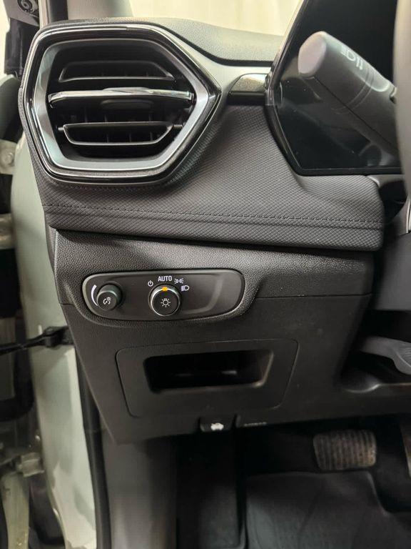 used 2025 Chevrolet TrailBlazer car, priced at $29,999