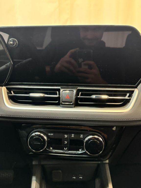 used 2025 Chevrolet TrailBlazer car, priced at $29,999