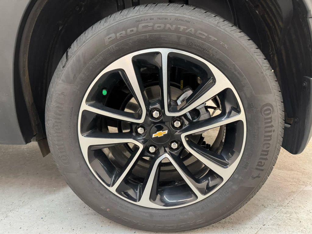 used 2025 Chevrolet TrailBlazer car, priced at $29,999