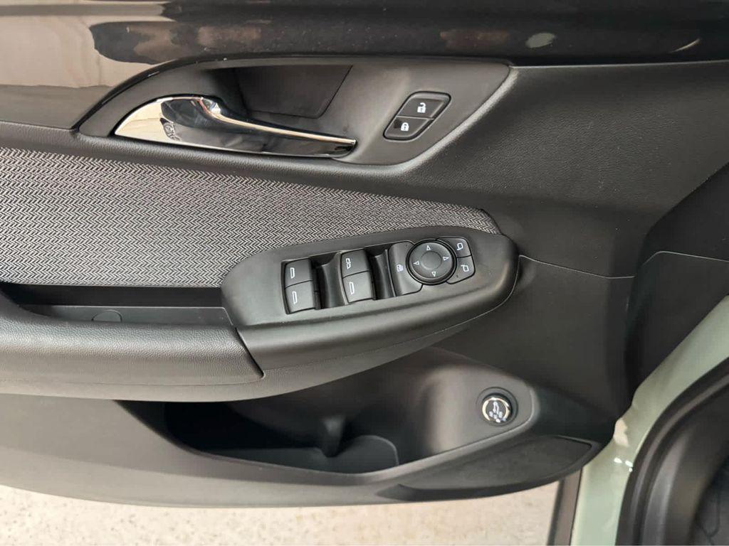 used 2025 Chevrolet TrailBlazer car, priced at $29,999