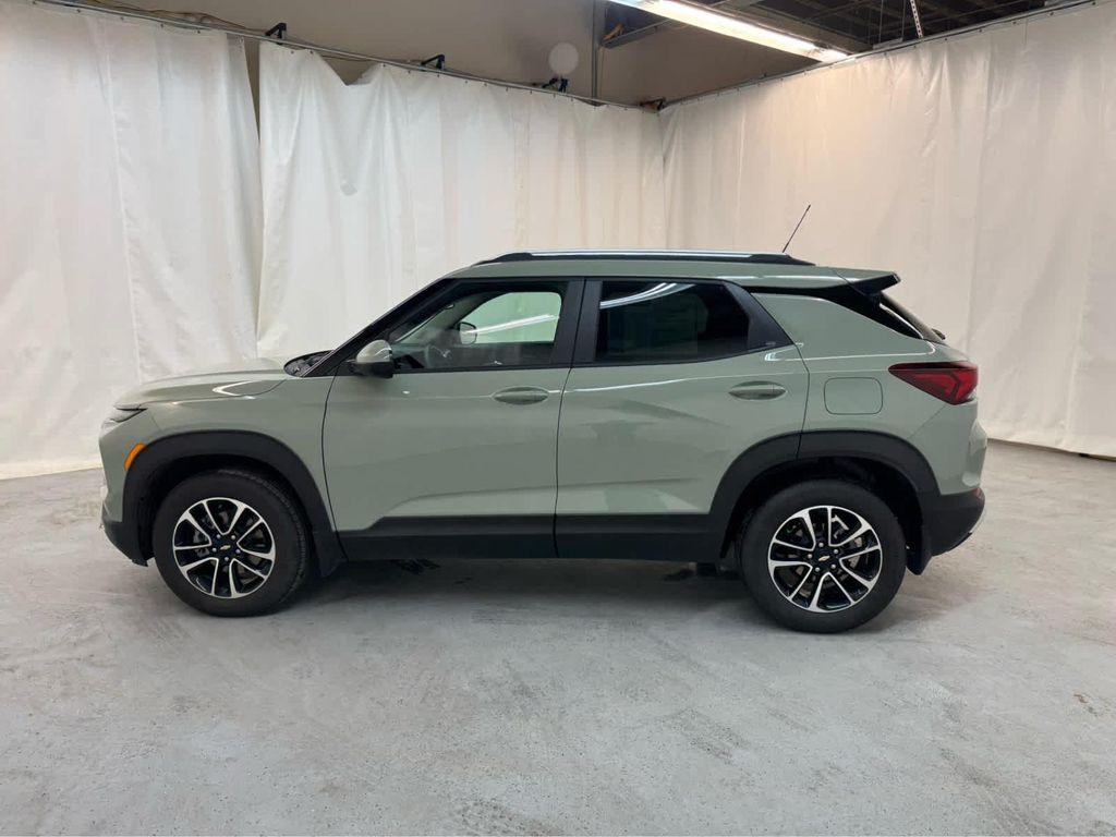 used 2025 Chevrolet TrailBlazer car, priced at $29,999