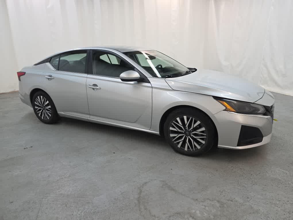 used 2023 Nissan Altima car, priced at $26,999