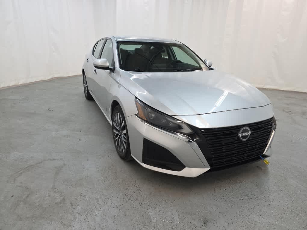 used 2023 Nissan Altima car, priced at $26,999