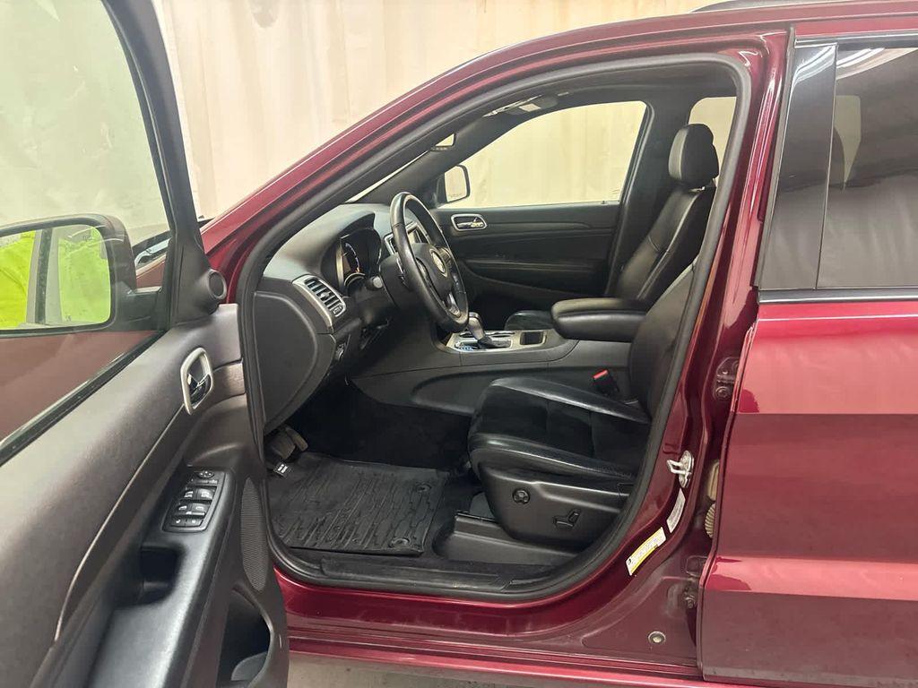 used 2017 Jeep Grand Cherokee car, priced at $17,999