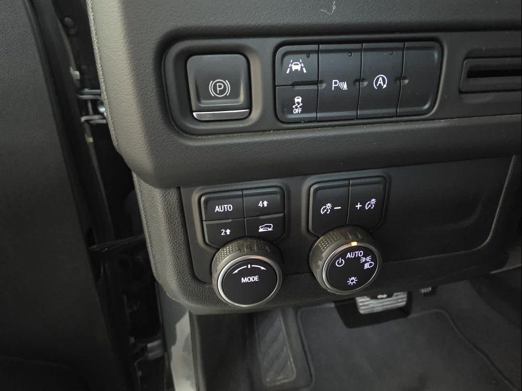 used 2023 Chevrolet Suburban car, priced at $51,999