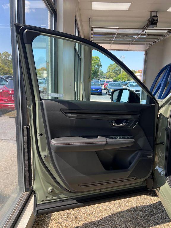 new 2026 Honda CR-V Hybrid car, priced at $40,705