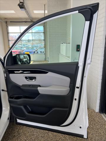 new 2025 Honda Pilot car, priced at $49,705