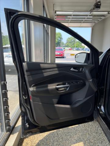 used 2014 Ford Escape car, priced at $13,750