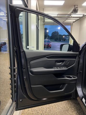 new 2025 Honda Pilot car, priced at $56,250