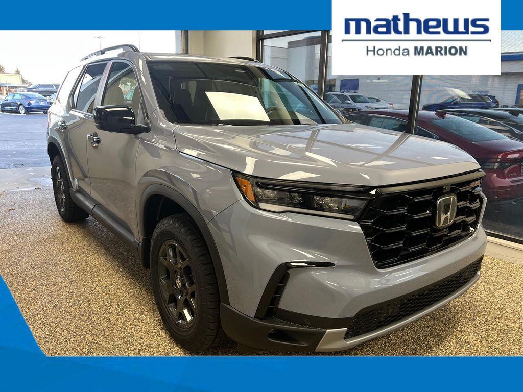 new 2025 Honda Pilot car, priced at $51,350