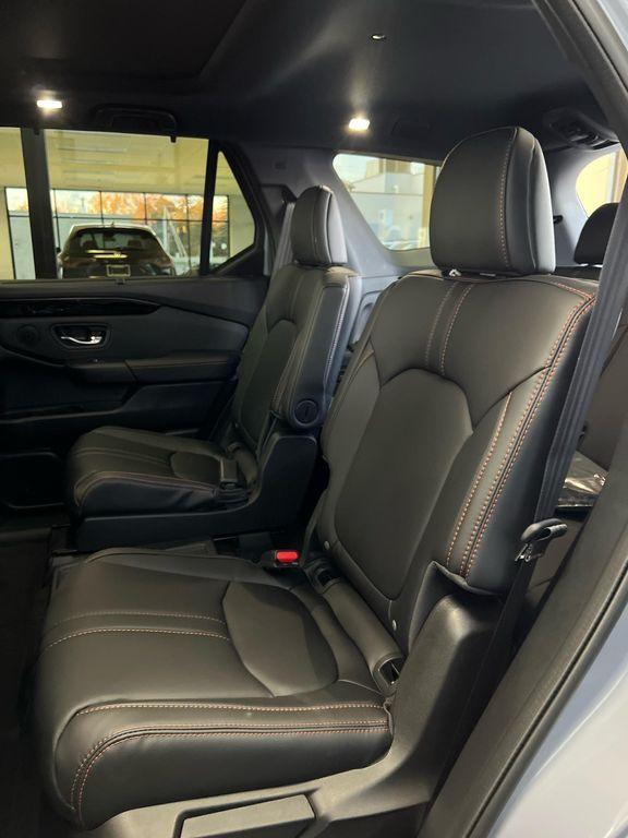 new 2025 Honda Pilot car, priced at $51,350
