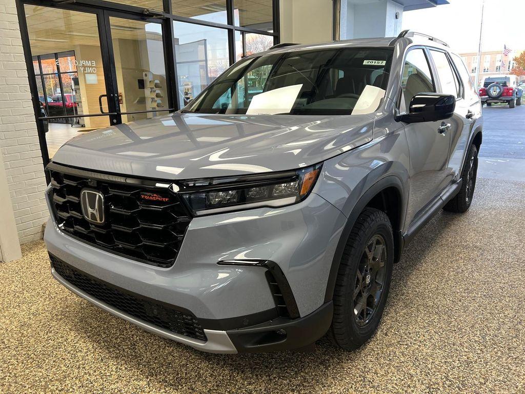 new 2025 Honda Pilot car, priced at $51,350