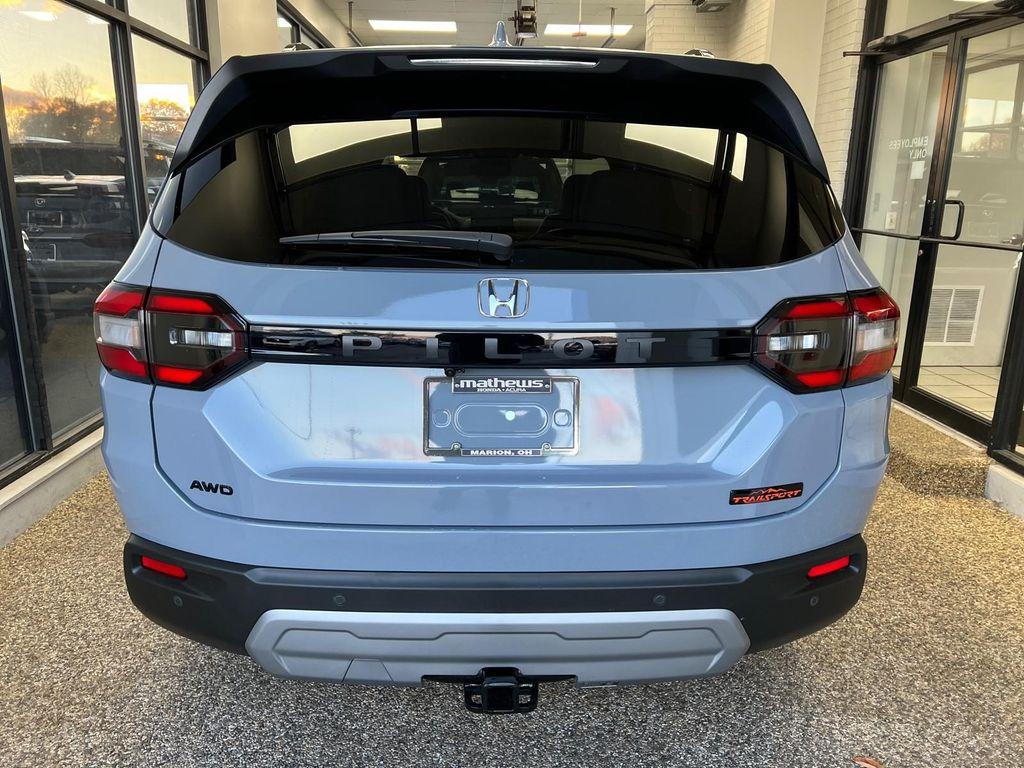 new 2025 Honda Pilot car, priced at $51,350