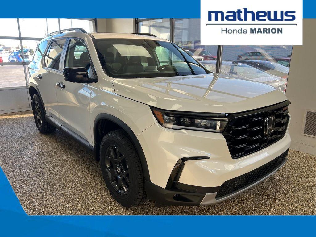 new 2025 Honda Pilot car, priced at $51,350