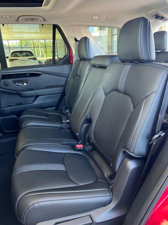 new 2025 Honda Pilot car, priced at $53,405