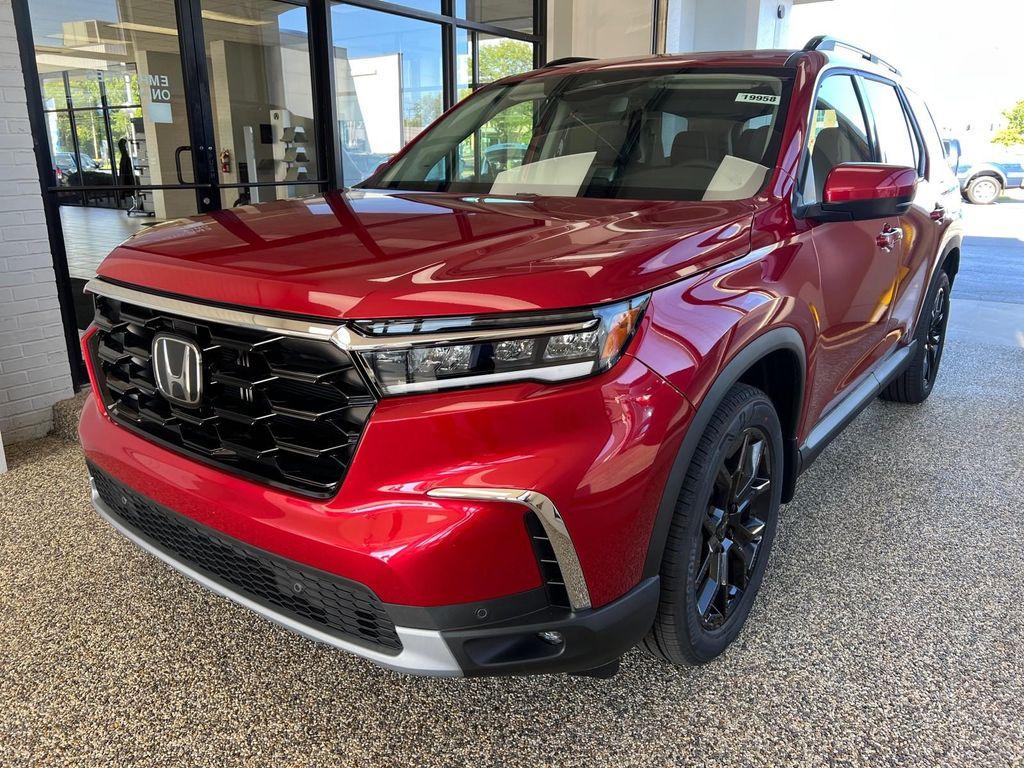 new 2025 Honda Pilot car, priced at $53,405
