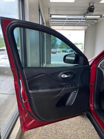 used 2015 Jeep Cherokee car, priced at $13,750