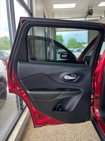 used 2015 Jeep Cherokee car, priced at $13,750