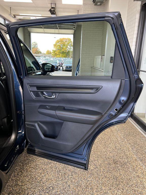 new 2026 Honda CR-V Hybrid car, priced at $41,675