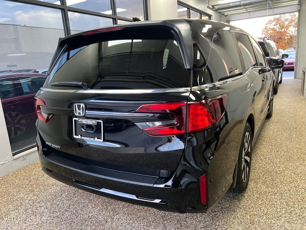 new 2026 Honda Odyssey car, priced at $44,290