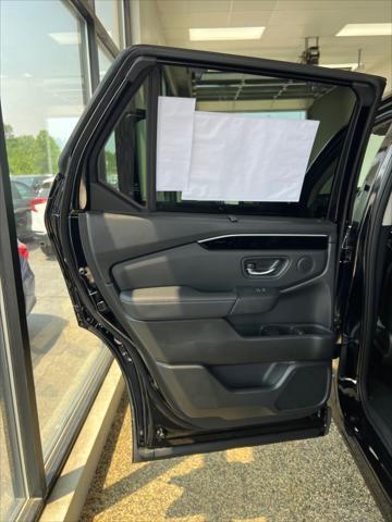 new 2025 Honda Pilot car, priced at $51,050