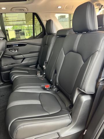 new 2025 Honda Pilot car, priced at $51,050