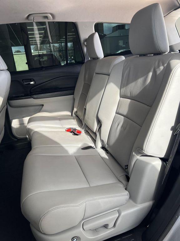 used 2022 Honda Pilot car, priced at $33,750